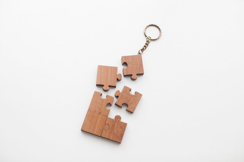 Double-sided customized log teak puzzle key ring - special 6-piece set - Keychains - Wood Brown