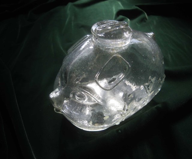 OLD TIME Early Taiwan s rare old glass craftsmanship piggy bank