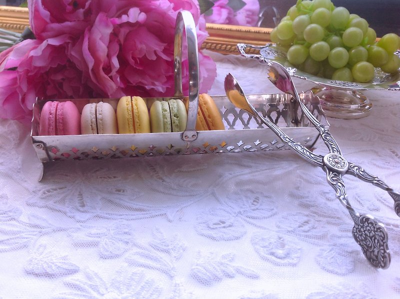 British-made Silver-plated engraved macarons, biscuits, dessert plates, snack baskets, good companions for afternoon tea - อื่นๆ - โลหะ สีเงิน