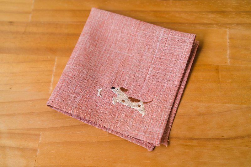 Happy doggie_ embroidery handkerchief - ผ้าเช็ดหน้า - ผ้าฝ้าย/ผ้าลินิน สึชมพู