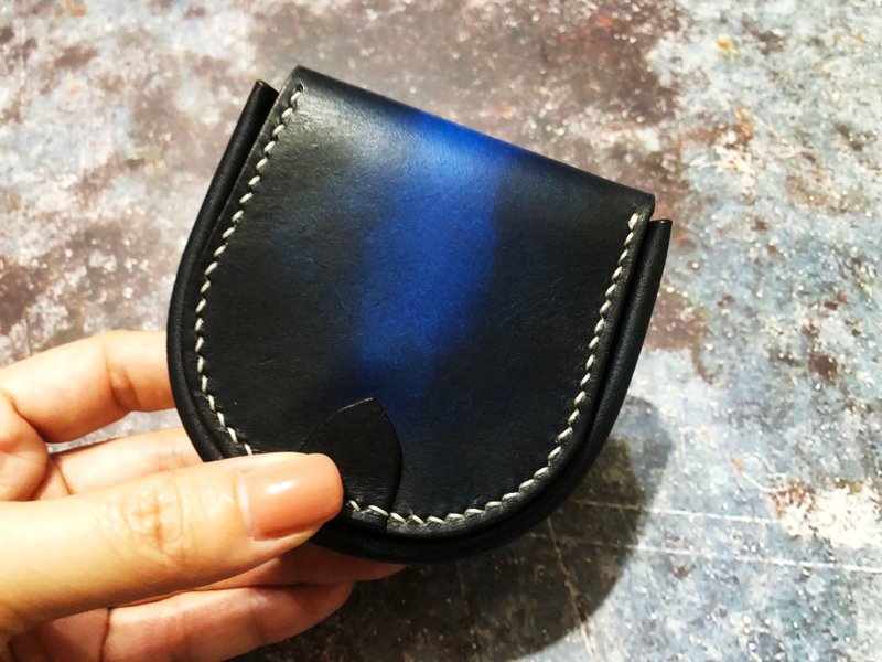 [Customized gift] azure blue smudged horseshoe coin purse leather leather full hand sewing - กระเป๋าใส่เหรียญ - หนังแท้ สีนำ้ตาล