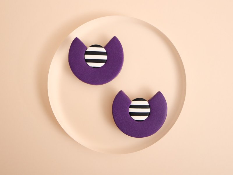 Purple and Border Stud Ear Accessory/24 - ต่างหู - ดินเหนียว สีม่วง