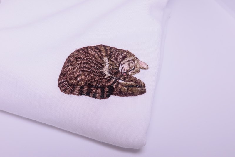 Flat version-like real pet embroidered Tee - Customized Portraits - Thread 