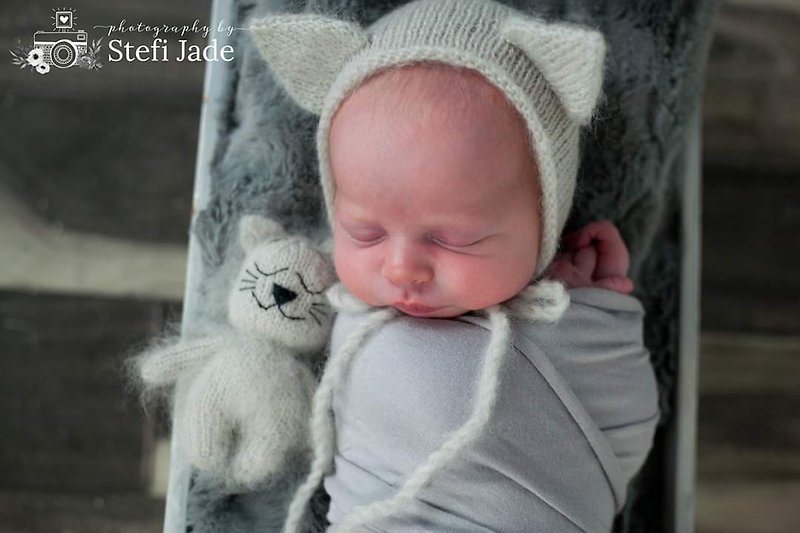Cat set. Newborn photo props. Newborn cat bonnet. Knitted stuffed cat toy. - Baby Accessories - Wool Gray