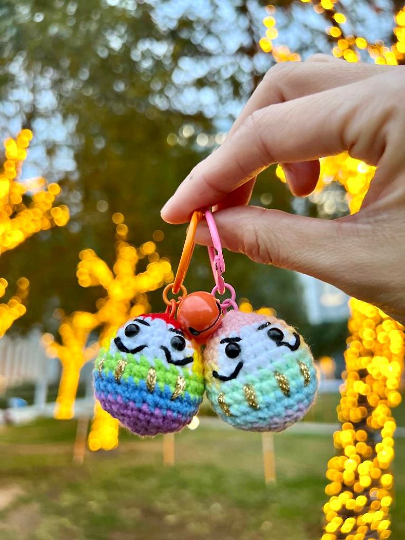 (原創設計) 彩虹達摩鎖匙扣 手工鈎織 香港製造 - 鑰匙圈/鎖匙扣 - 其他材質 多色