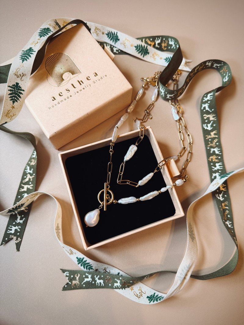 Christmas Gift Set - Natural Baroque Pearl Necklace | Christmas Packaging + Card - สร้อยคอ - ไข่มุก สีทอง