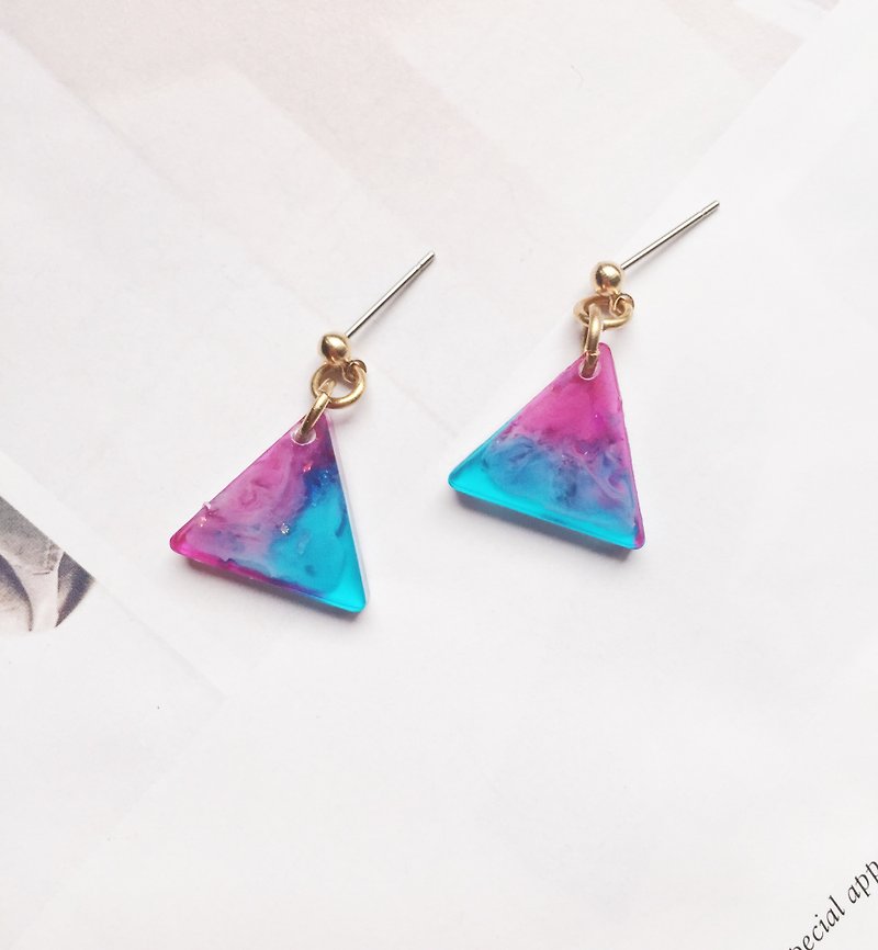 La Don - Earrings - triangular fuchsia 01 ear acupuncture / ear clip - Earrings & Clip-ons - Acrylic Purple