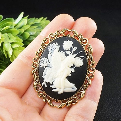 AGATIX Ivory on Black Fairy Floral Lady Cameo Oval Golden Brooch Pin Woman Jewelry Gift