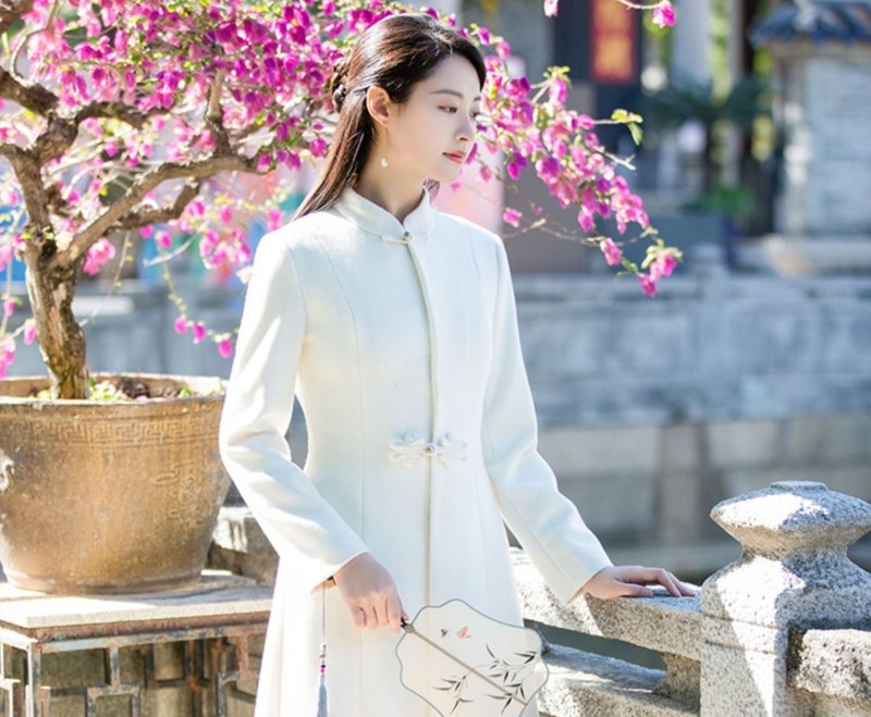 新中式 冬款禪意白色澳毛呢子大衣對襟修身長款復古仙氣外套 - 女上衣/長袖上衣 - 羊毛 白色