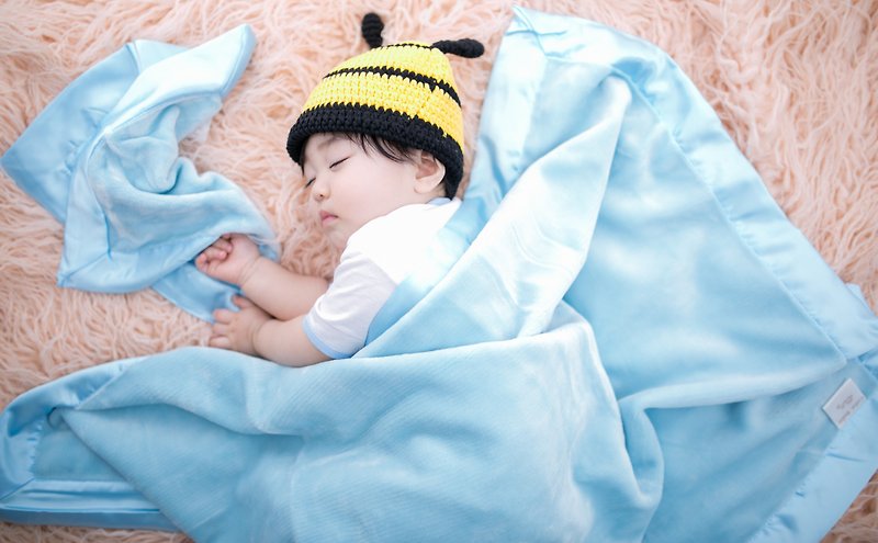 Super soft double-sided material suede satin top carrying blanket baby blanket blue - ผ้าปูที่นอน - เส้นใยสังเคราะห์ 