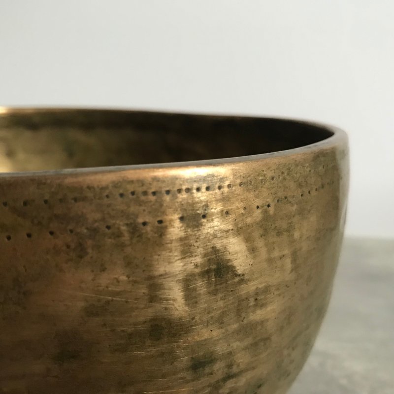 古董 Thadobati 中型頌缽 聲音療癒冥想瑜伽眉心輪 Singing Bowl - 其他 - 其他金屬 