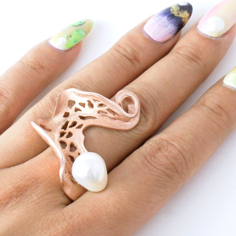 芭蕾 - 11mm巴洛克形淡水珍珠銀電18K玫瑰金戒指 - 戒指 - 寶石 白色