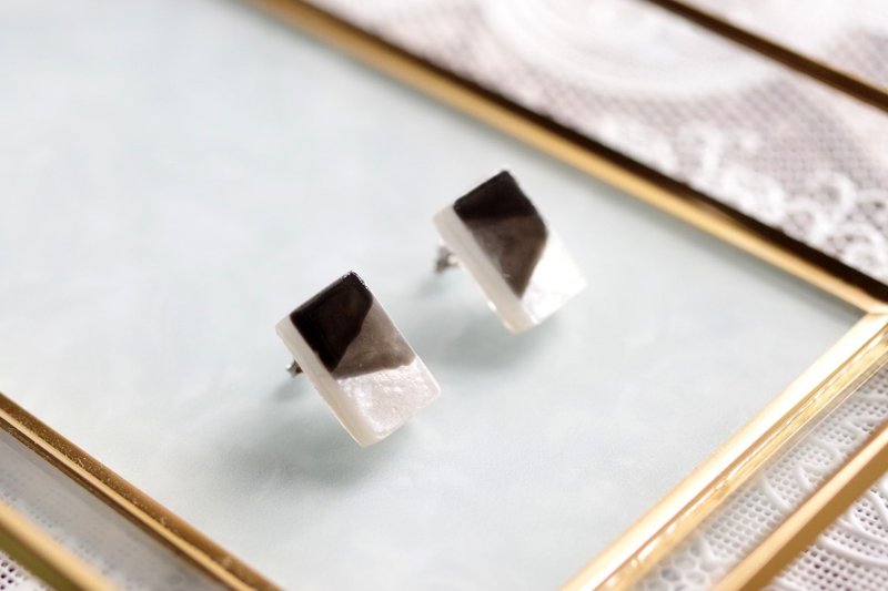 Resin Art Rectangular Earrings and Curtains - ต่างหู - เรซิน สีดำ