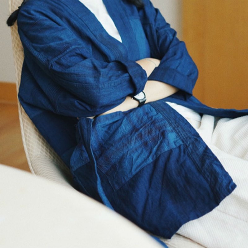 Shanghai hand-woven fabric patchwork plant blue-dyed cardigan Kimono Japanese-style placket autumn and winter coat windbreaker - Women's Casual & Functional Jackets - Cotton & Hemp Blue