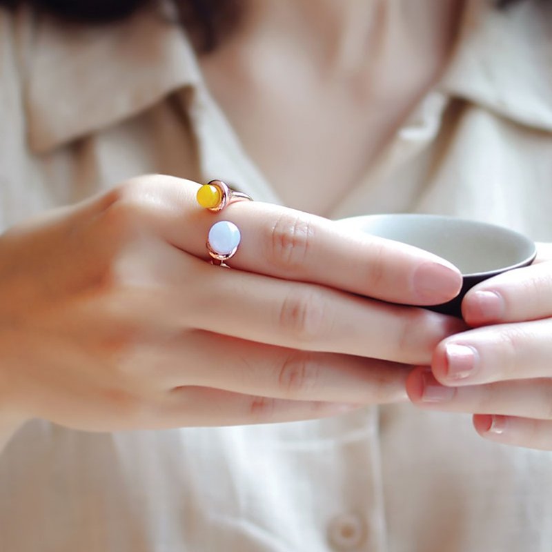 LiparaTwistChalcedonyRing - General Rings - Semi-Precious Stones Pink