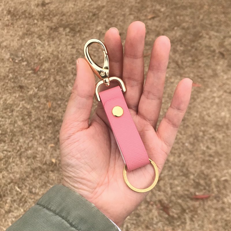 【鑰匙/鎖匙掛飾】粉紅色十字紋牛皮/簡約風格/免費客製化壓字 - 鑰匙圈/鑰匙包 - 真皮 粉紅色