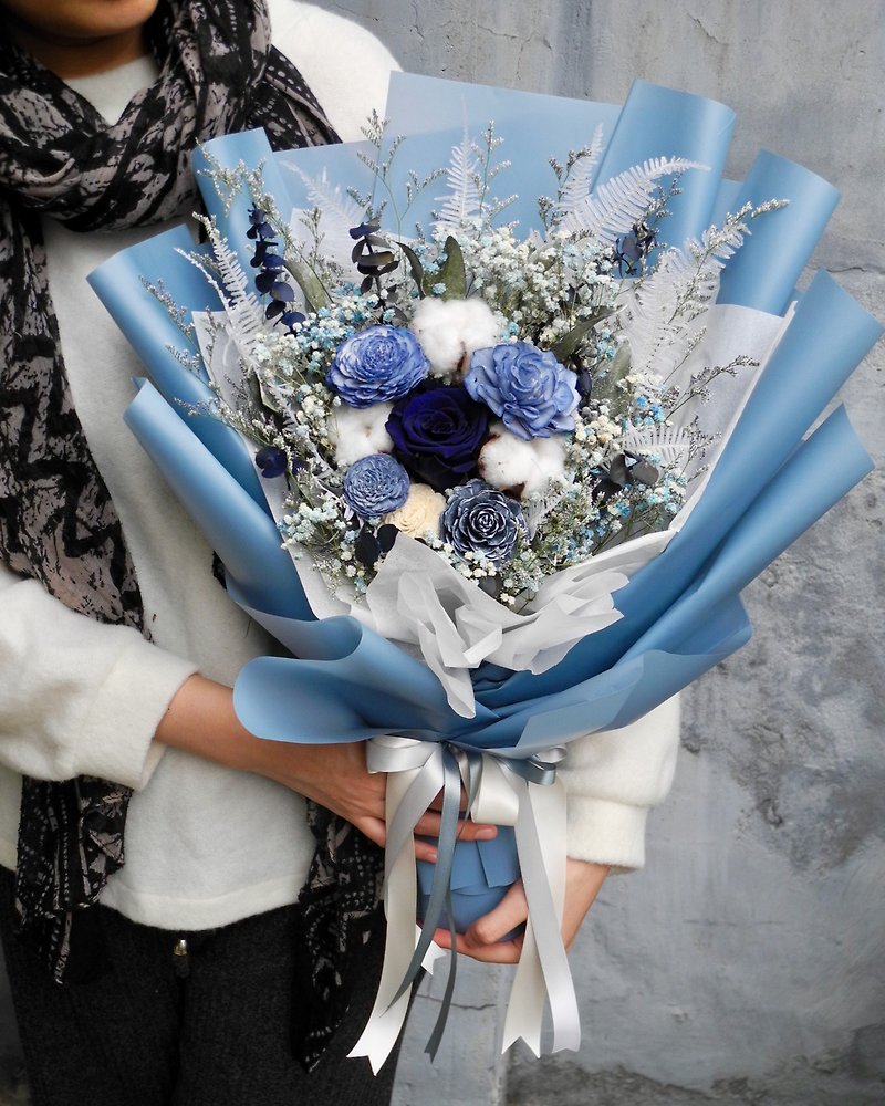 Patti Florist Ocean Love Dark Blue Preserved Rose Dry Bouquet - Dried Flowers & Bouquets - Plants & Flowers Blue