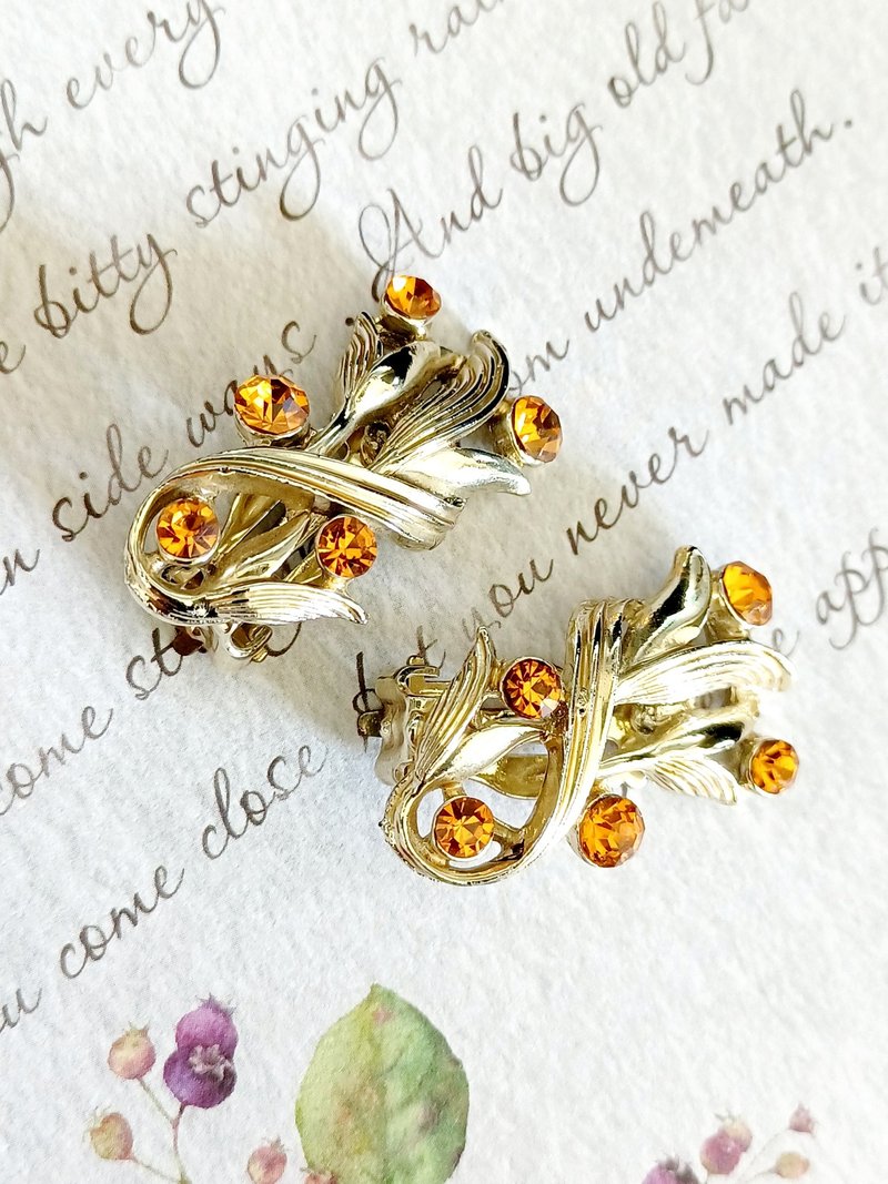 vintage jewelry classical wrapped rhine flower clip-on earrings - ต่างหู - โลหะ 