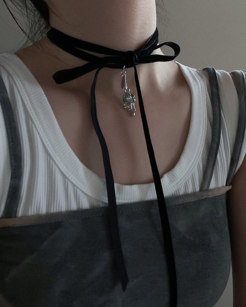 DAWNYA black velvet ribbon pearl rose pendant necklace choker - สร้อยคอ - สแตนเลส 