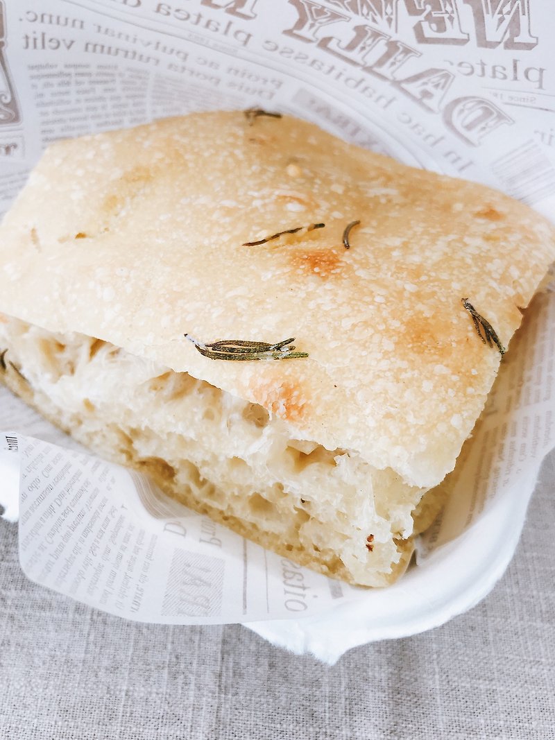 Vegan focaccia rosemary flavor, home grown without pesticides - Bread - Fresh Ingredients Green