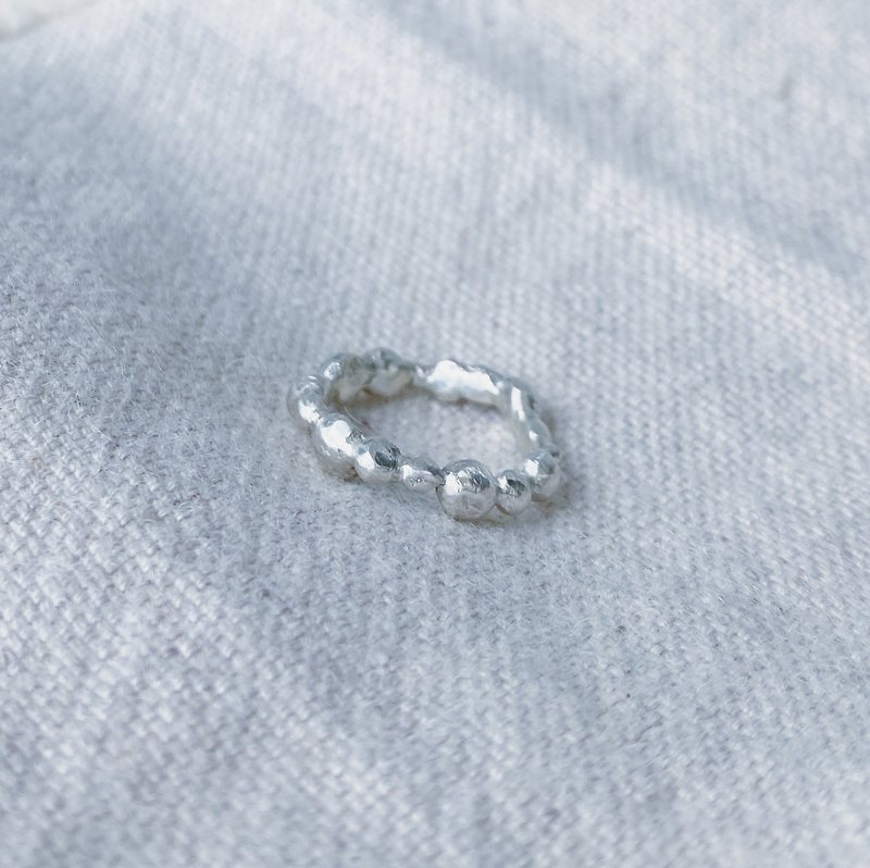 Silver ring with raindrops as a motif / 雨粒がモチーフのシルバーリング - リング - 金属 シルバー