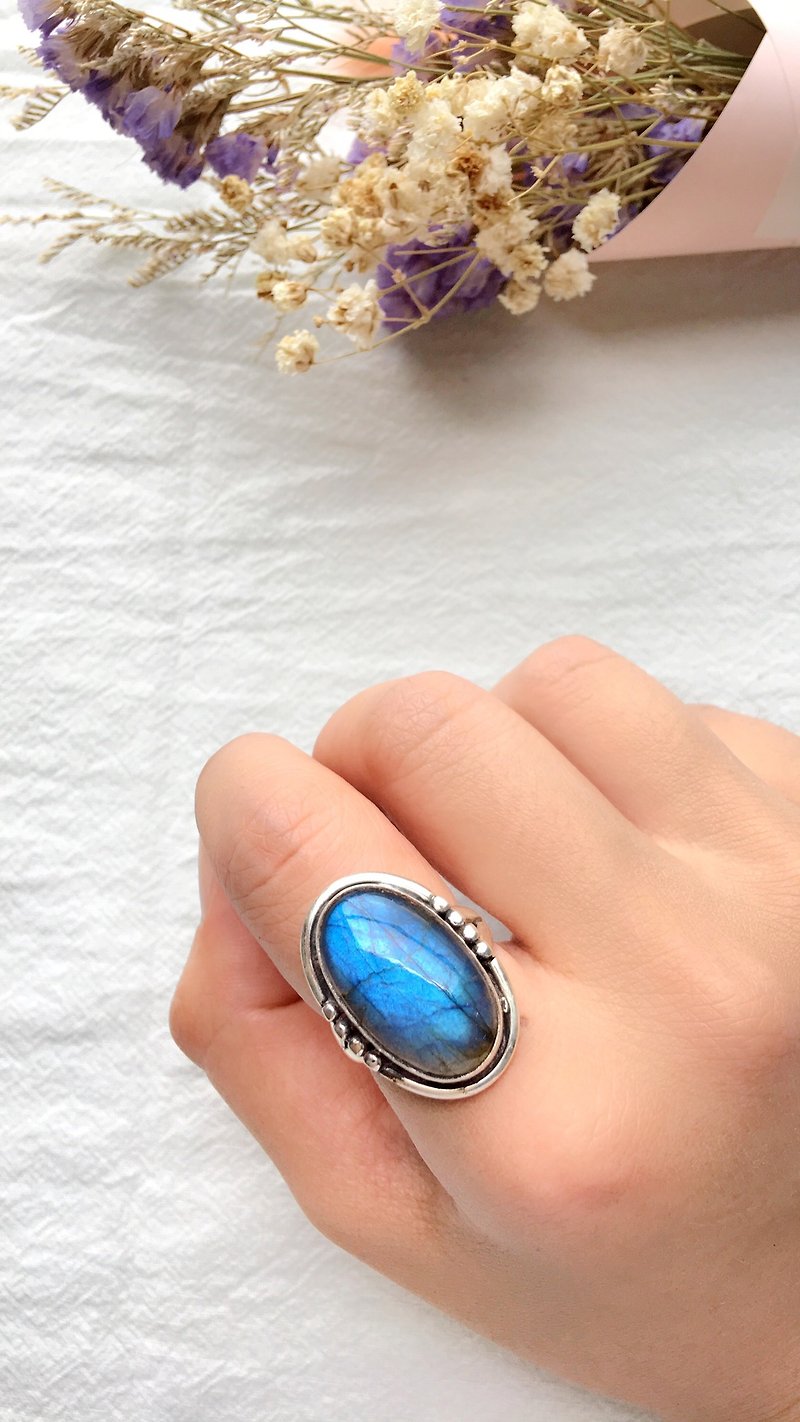 拉長石925純銀都會簡約設計戒指 尼泊爾手工銀飾 - 戒指 - 寶石 銀色