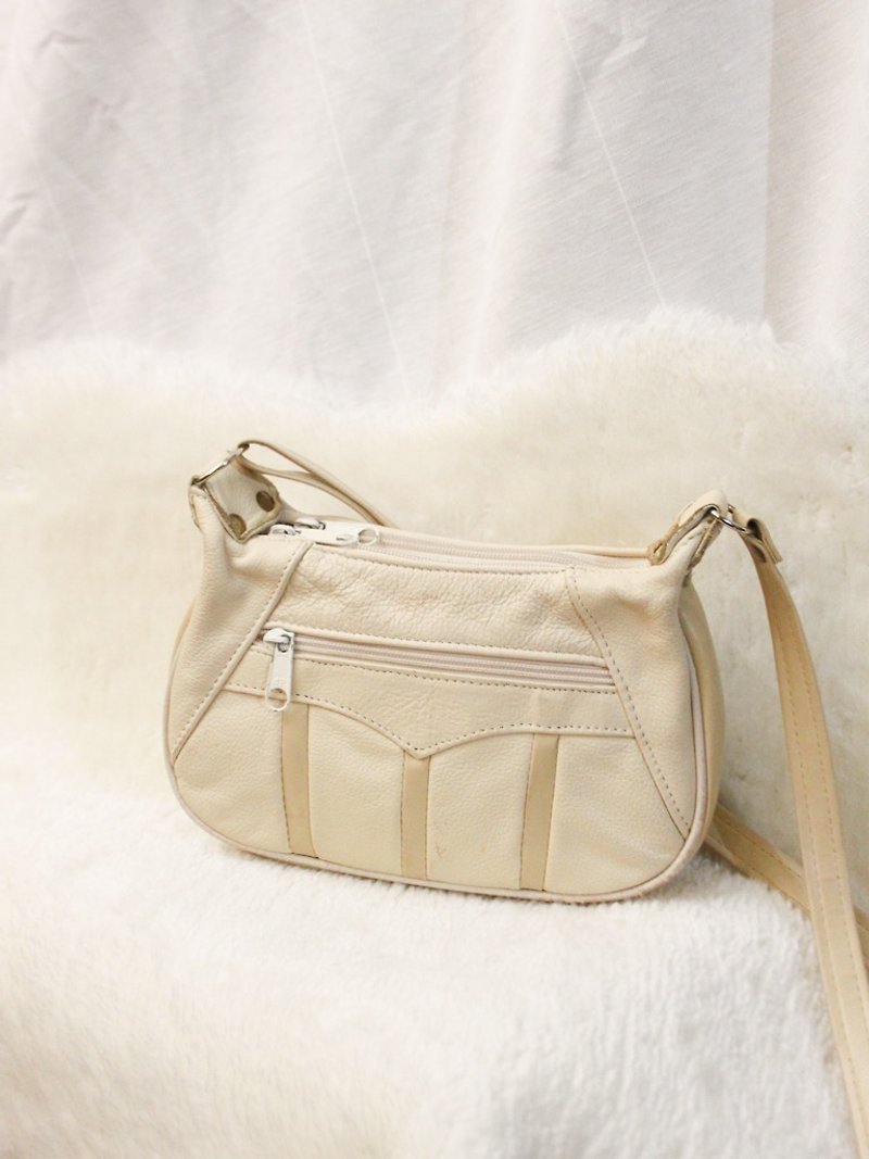 Vintage European elegant cut multi-layered khaki white side back out antique second-hand bag vintage bag - Messenger Bags & Sling Bags - Faux Leather Khaki