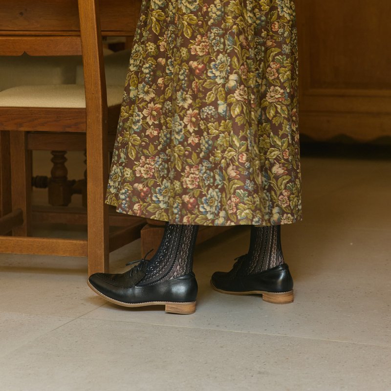 Pointed Toe Laser-Engraved Floral Pumps / Black / 616C Width - Other Women's Shoes - Genuine Leather Black