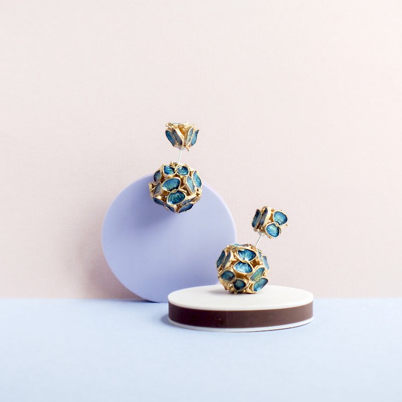 Enamel butterfly double sided double sided earrings handmade enamel jewelry pre-order - ต่างหู - วัตถุเคลือบ สีน้ำเงิน