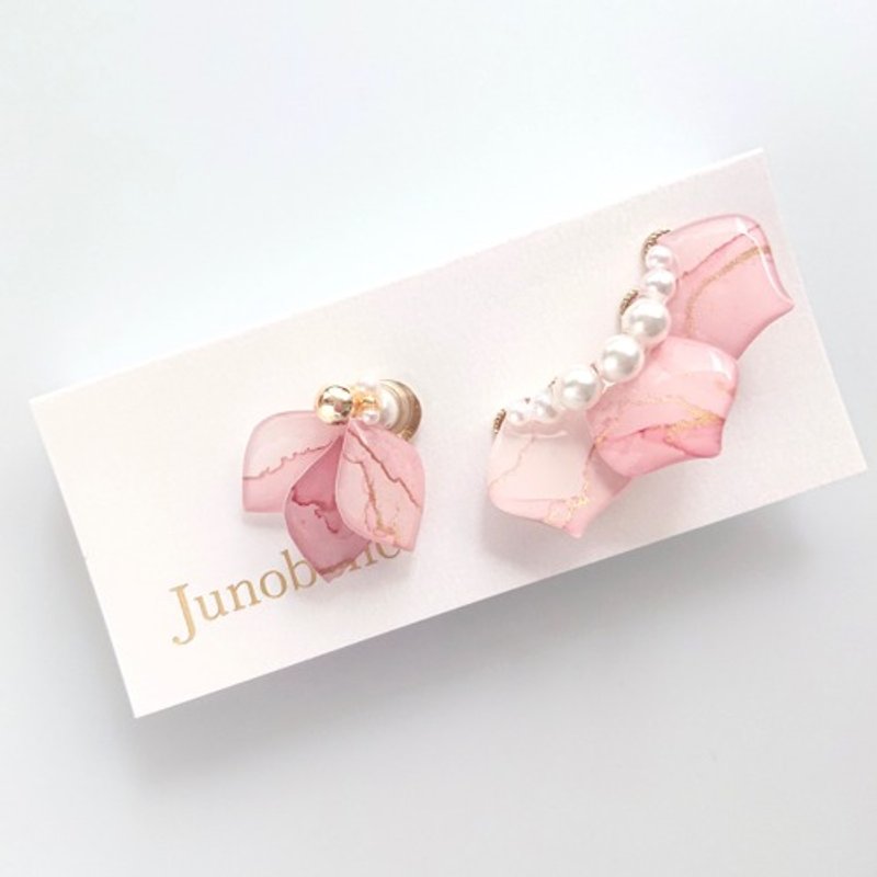 Fleur plus Pink Fleur Earrings or Clip-On Alcohol Ink Art - ต่างหู - เรซิน สึชมพู