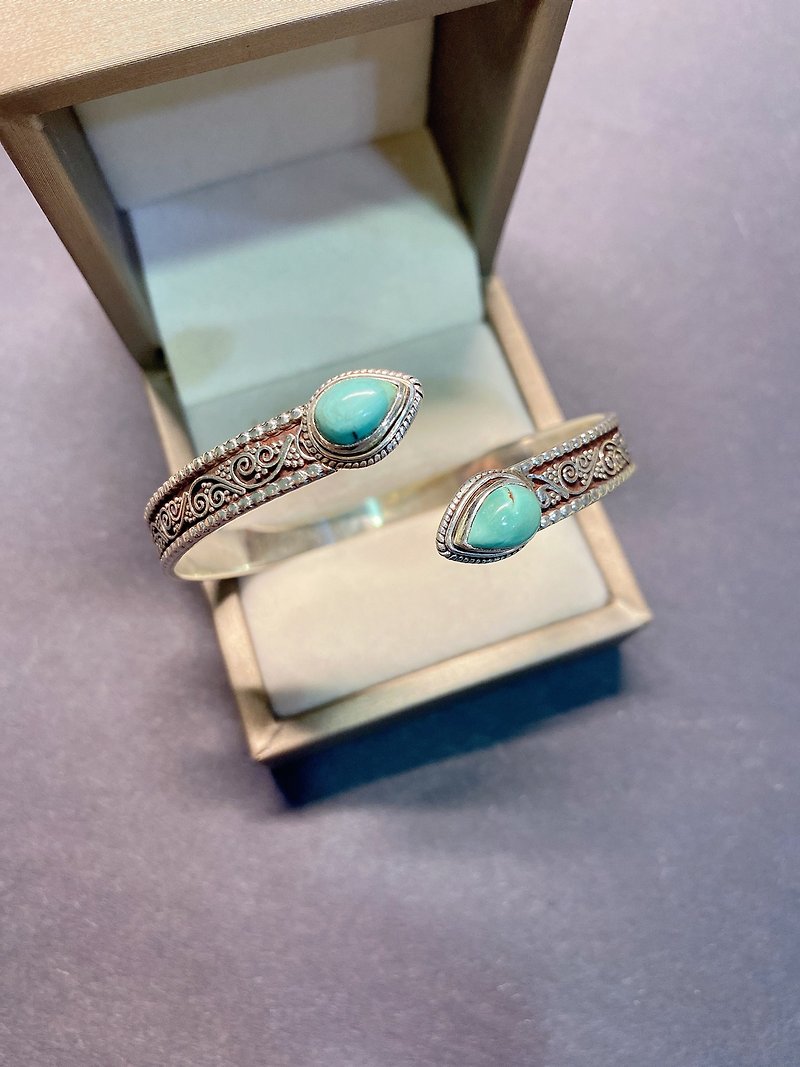 Turquoise Double Stone Bracelet Stone to the Name of Nepal Handmade 925 Sterling Silver - สร้อยข้อมือ - หยก สีเขียว