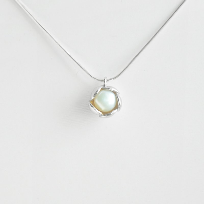 Yuanzi - Apricot Blossom Pearl Clavicle Silver Chain_Two-color K gold/sterling silver plated - สร้อยคอ - ไข่มุก ขาว