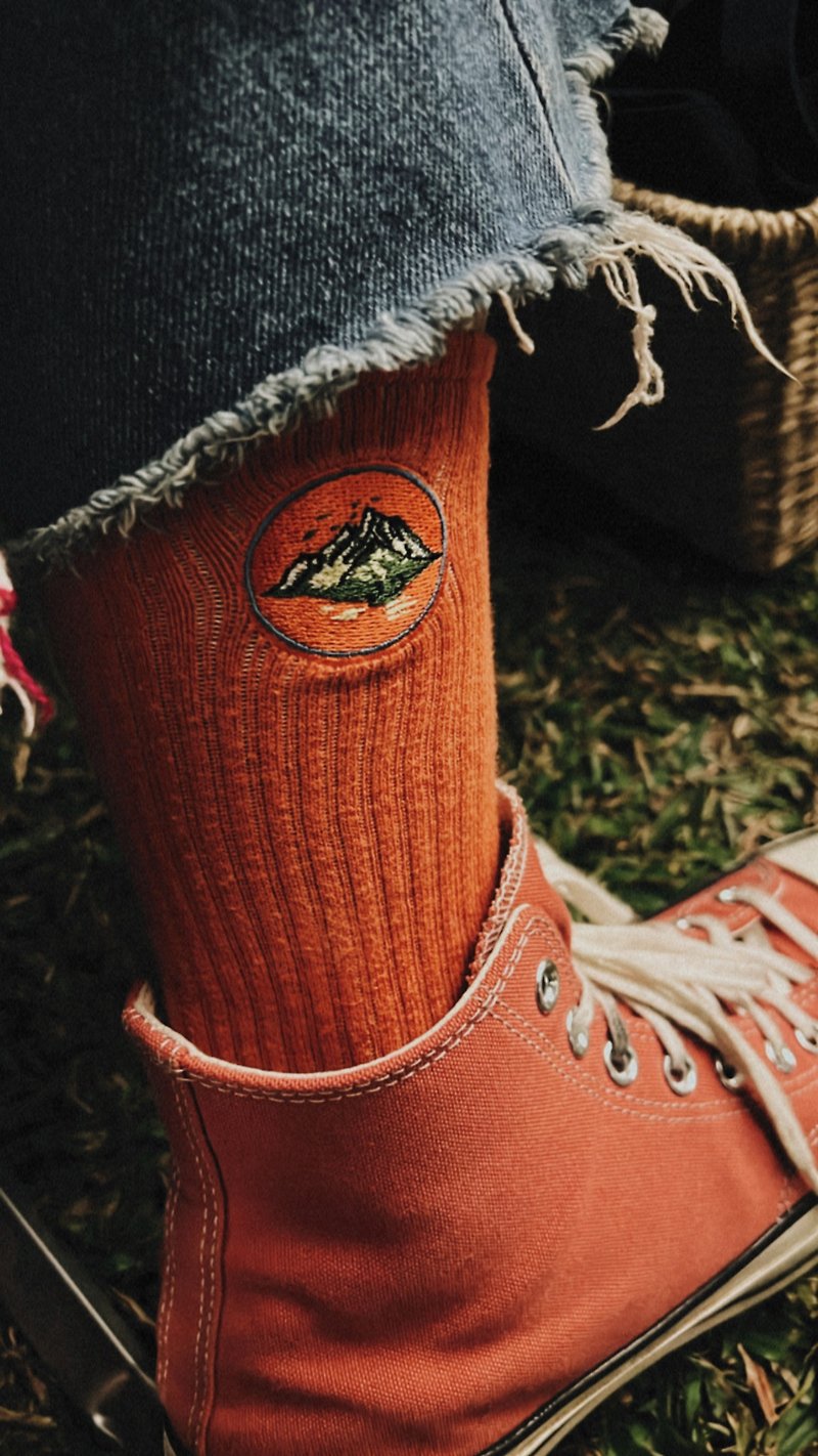 Island Embroidered Cotton Socks Sports Socks Only Available in Orange - ถุงเท้า - ผ้าฝ้าย/ผ้าลินิน 