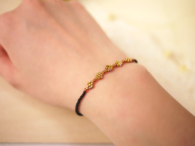 Fine Weaving - Elegant Style Special K Gold Weaving Bracelet - สร้อยข้อมือ - แก้ว สีทอง