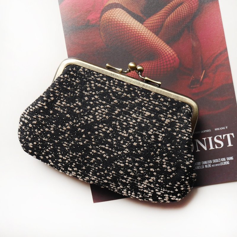 Maybe it's a woman's mouth bun / bag / purse [made in Taiwan] - Coin Purses - Other Metals Black