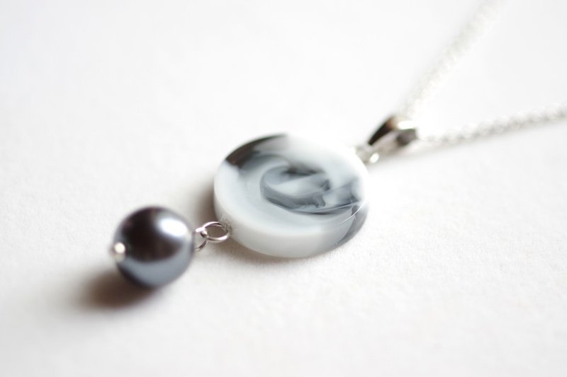 Resin Art Round Motif and Glass Pearl Pendant - 