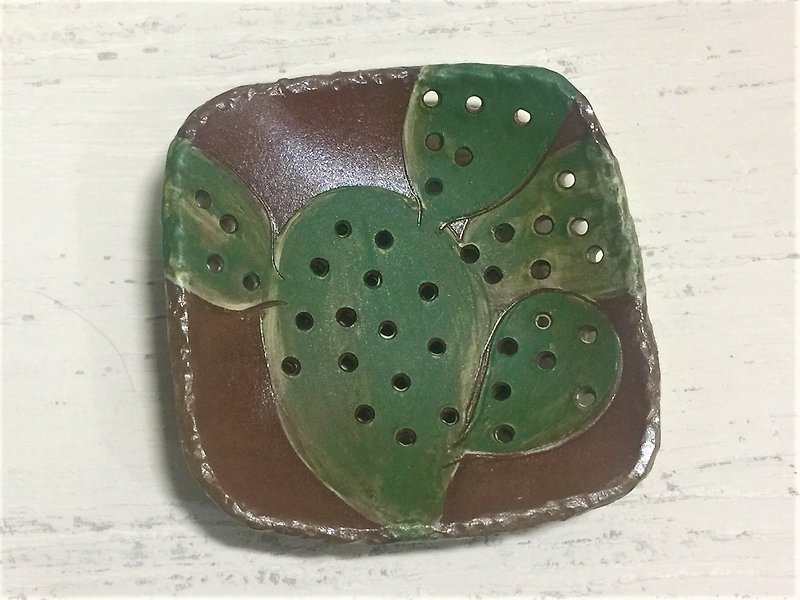 Sting hole cactus soap dish _ pottery soap dish - อุปกรณ์ห้องน้ำ - ดินเผา สีนำ้ตาล