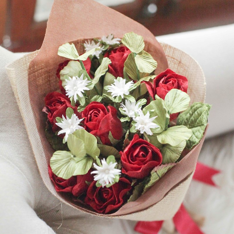 Rose Bud Classic Fresh Red Valentine Bouquet - 木工/竹藝/紙雕 - 紙 紅色