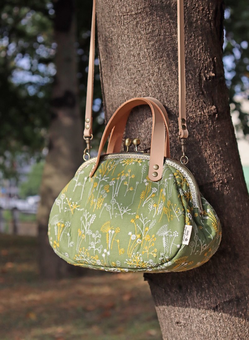 | YUUKI バッグ | サイドバック 携帯両用がまぐち刺繍バッグ フラワーミスグリーン - ショルダーバッグ - コットン・麻 グリーン