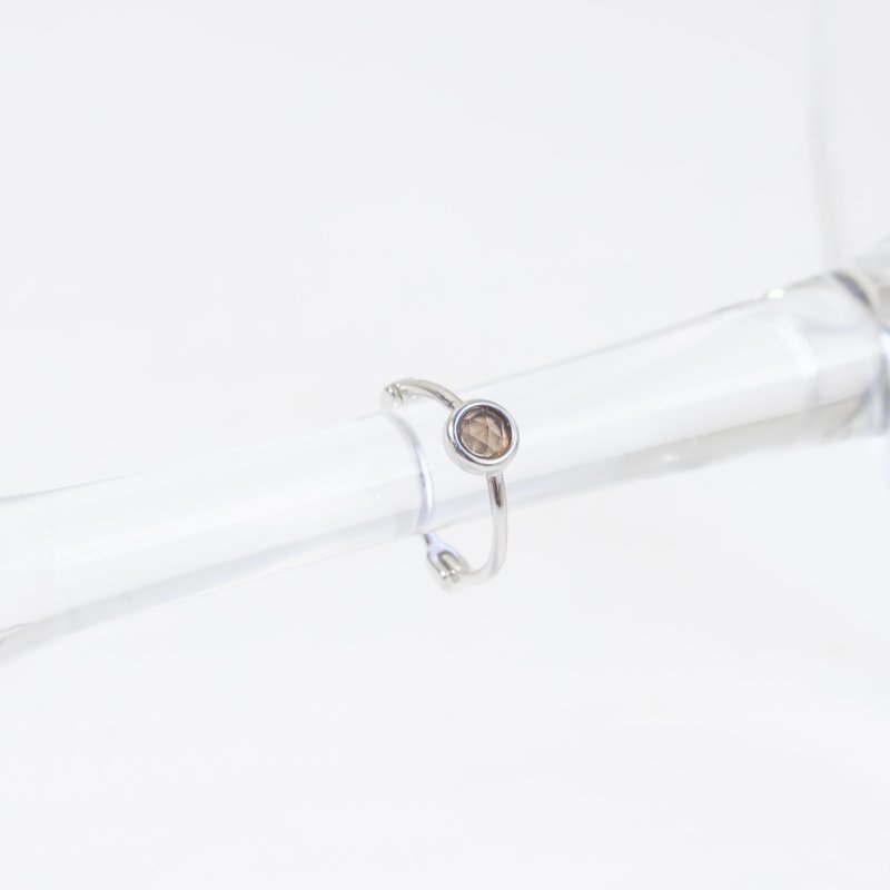 茶晶925純銀簡約小圓耳圈耳環 - 耳環/耳夾/耳骨夾 - 水晶 銀色