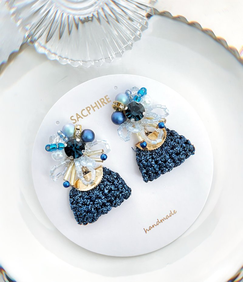 Twinkling Night Sky Crochet Earrings Fantasy Poetic Beaded Earrings - ต่างหู - วัสดุอื่นๆ สีน้ำเงิน