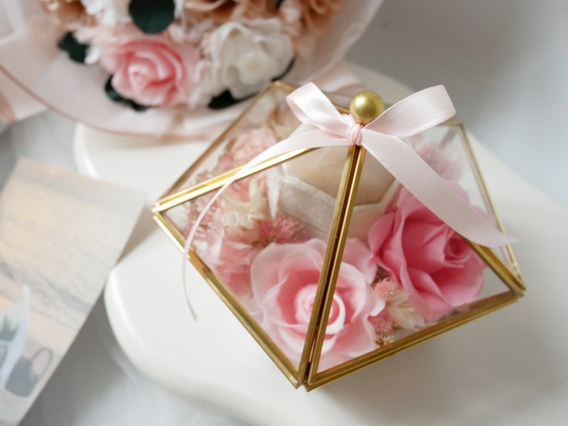 不凋花戒指盒【愛戀】情人節禮/告白/生日/永生花/結婚/對戒 - 擺飾/家飾品 - 植物．花 粉紅色