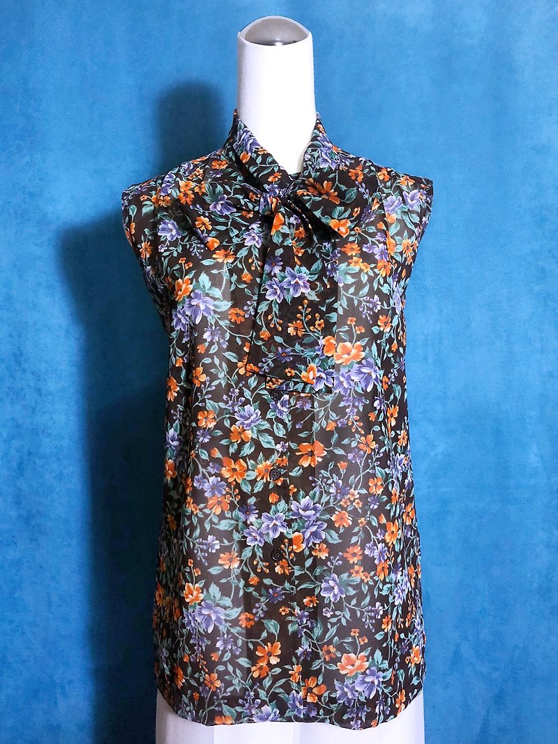 Brown floral bow tie sleeveless vintage shirt / bring back VINTAGE abroad - Women's Shirts - Polyester Brown