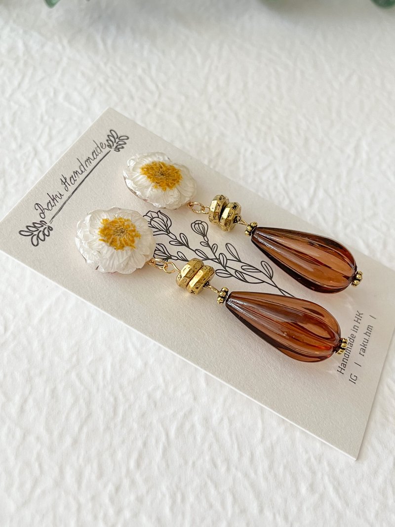 Retro chamomile long earrings dried flower glue resin pressed flower real flower retro beads Japanese 14K - ต่างหู - พืช/ดอกไม้ 