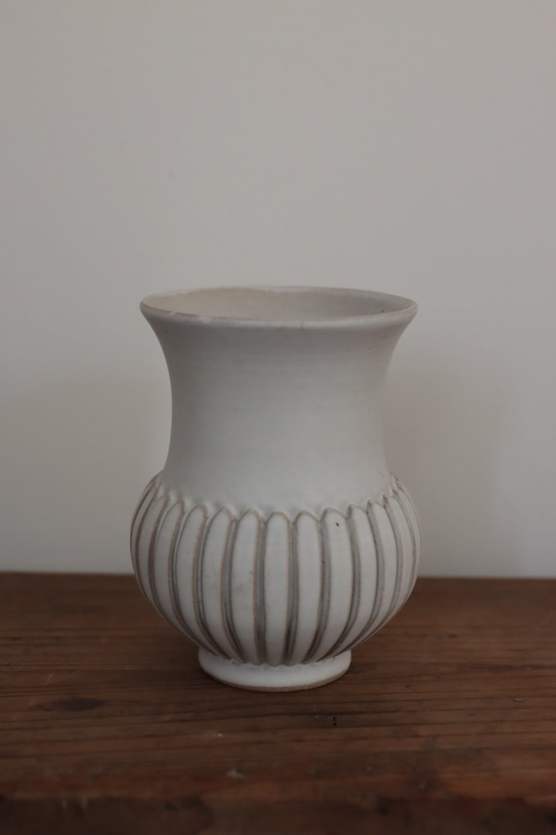白羊製所-刻紋曲線瓶 - 花瓶/花器 - 陶 