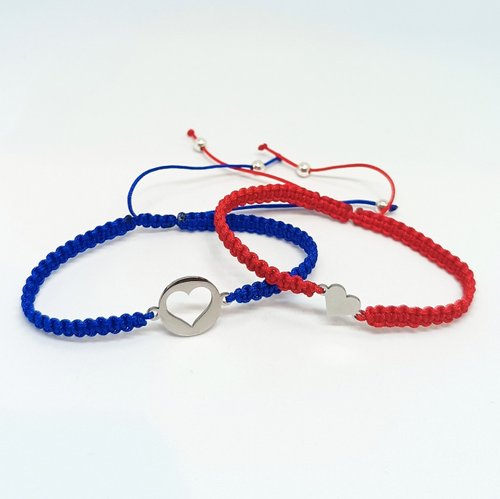LOOM accessories 為朋友和情人搭配紅藍編織手鍊配上愛心
