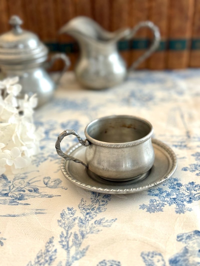 Rustic French Antique pewter cup & saucer - ถ้วย - โลหะ 