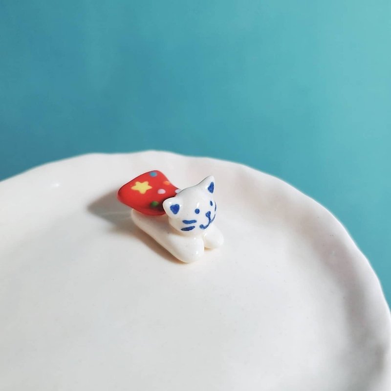 Superman cat small dish. Jewelry plate - จานเล็ก - ดินเผา หลากหลายสี