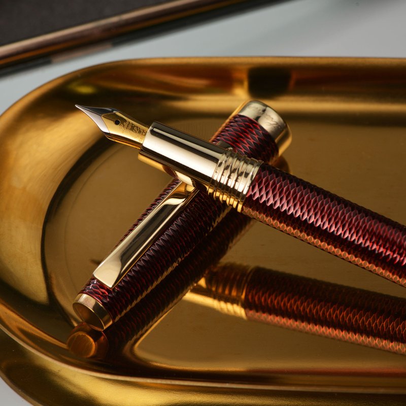 [Pen] Guilloche | European craft red sapphire writing dazzling light - Fountain Pens - Copper & Brass Red