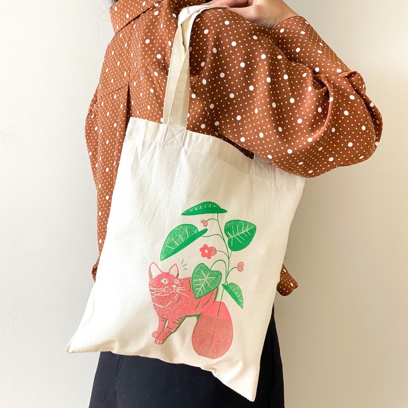 トートバッグ 猫ちゃんと植物 B5サイズ -コーラル×グリーン- - 手袋/手提包 - 棉．麻 粉紅色